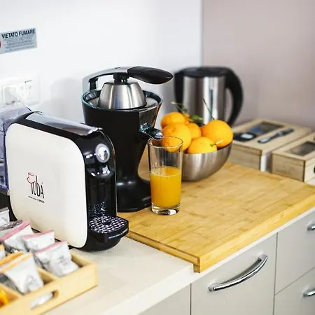 Bed & Breakfast A Due Passi Dal Mare 4*