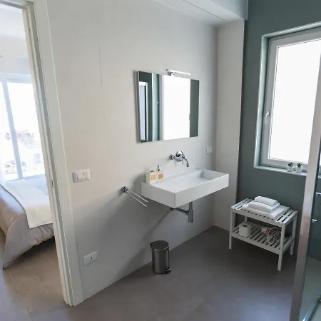 A Due Passi Dal Mare Bed and breakfast