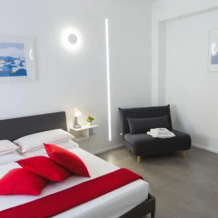 A Due Passi Dal Mare Bed and breakfast 4*