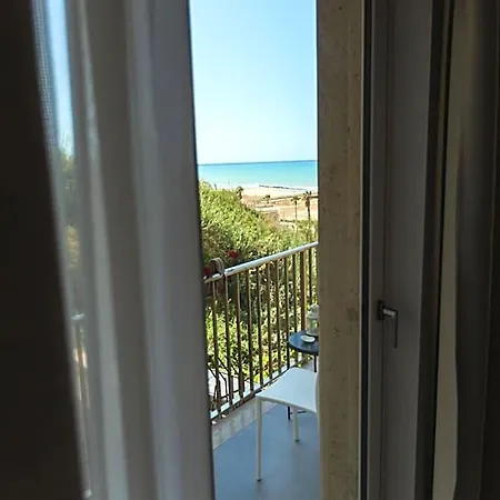 Bed & Breakfast A Due Passi Dal Mare 4*