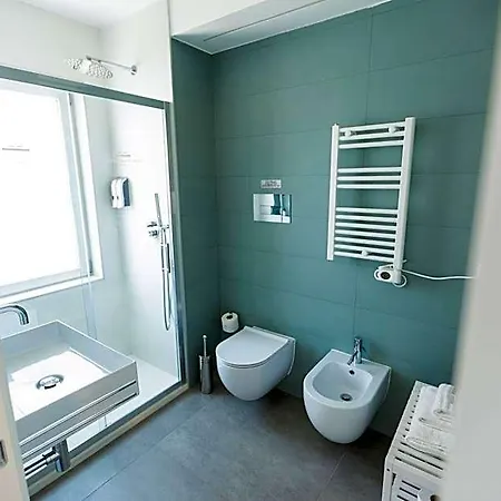 A Due Passi Dal Mare Bed & Breakfast
